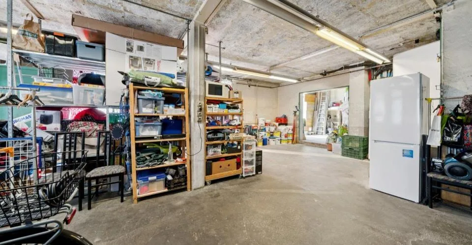 Propriété avec 2 appartements indépendants et atelier