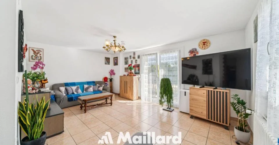 Propriété avec 2 appartements indépendants et atelier