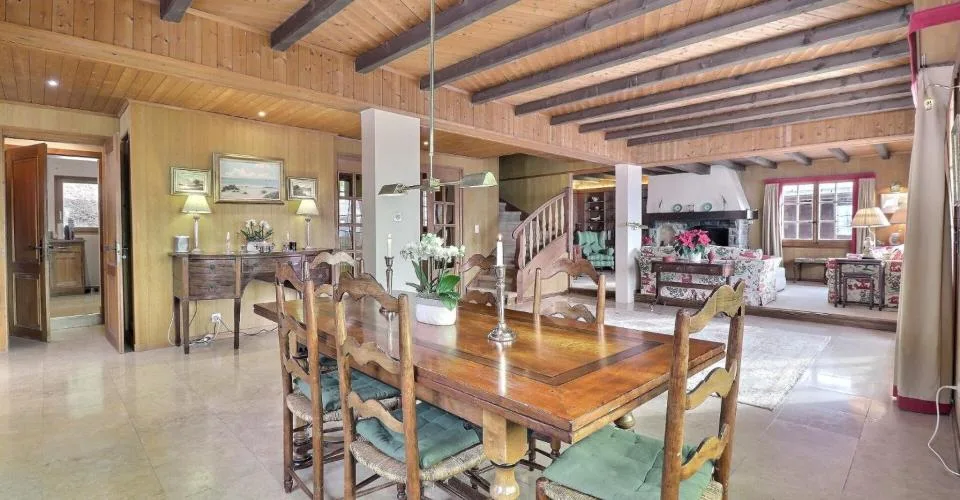 Chalet de 3 étages au Domaine de la résidence avec vue panoramique sur les Alpes. – photo 2 sur 13