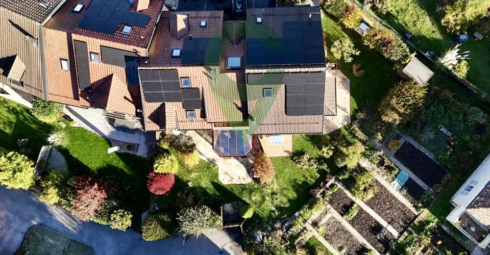 Belle Villa contiguë aux finitions raffinées et au confort absolu.