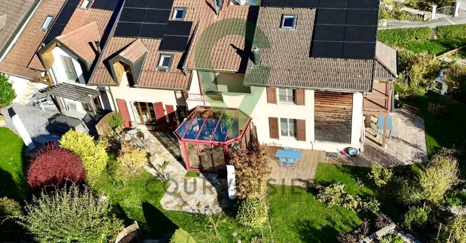 Belle Villa contiguë aux finitions raffinées et au confort absolu.