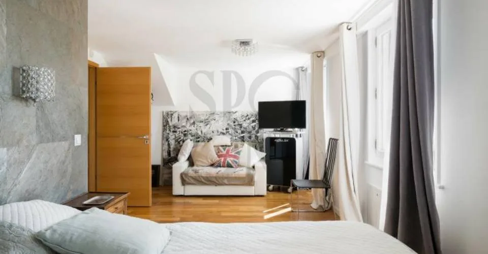 Maison élégante et spacieuse, rénovée avec soin – Foto 7 von 9