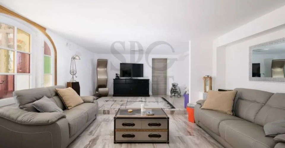 Maison élégante et spacieuse, rénovée avec soin – Foto 4 von 9