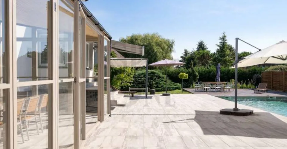 Maison élégante et spacieuse, rénovée avec soin – Foto 9 von 9
