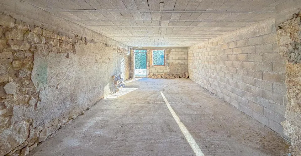 Bâtisse mitoyenne historique sur terrain agricole de 17'197 m2 – Foto 9 von 13