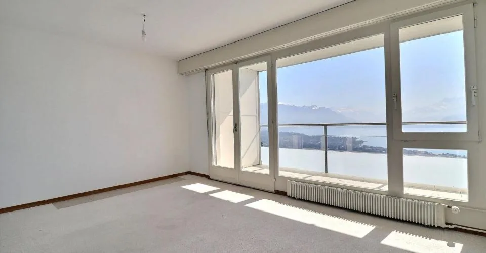 Duplex de 3.5 pièces + bureau avec fort potentiel et vue imprenable – photo 11 sur 13