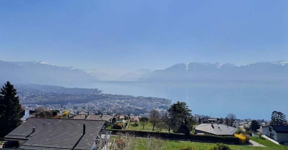 Duplex de 3.5 pièces + bureau avec fort potentiel et vue imprenable – photo 3 sur 13