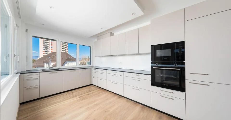 Appartement rénové de 5.5 pièces + studio indépendant