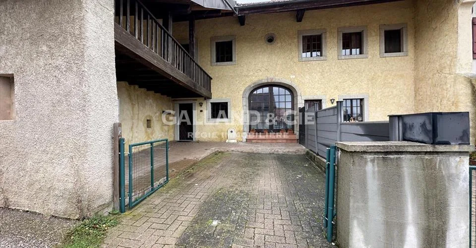 Maison villageoise de 2 appartements