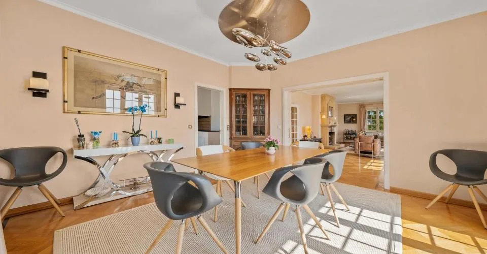 Co-exclusivité - Villa individuelle avec vue somptueuse à Dully