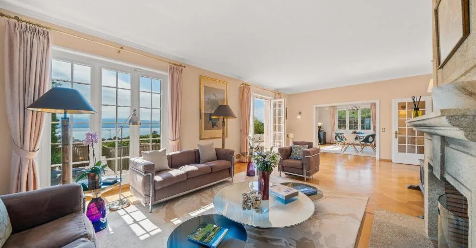 Co-exclusivité - Villa individuelle avec vue somptueuse à Dully