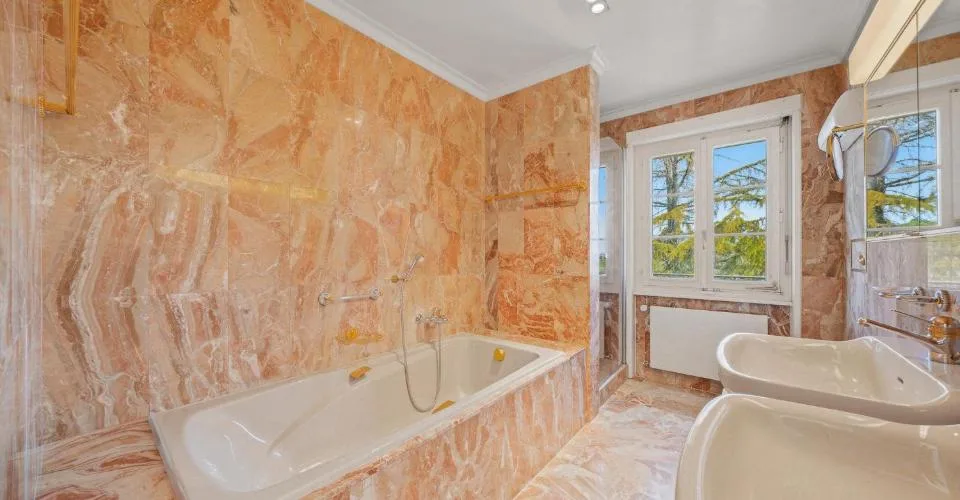 Co-exclusivité - Villa individuelle avec vue somptueuse à Dully