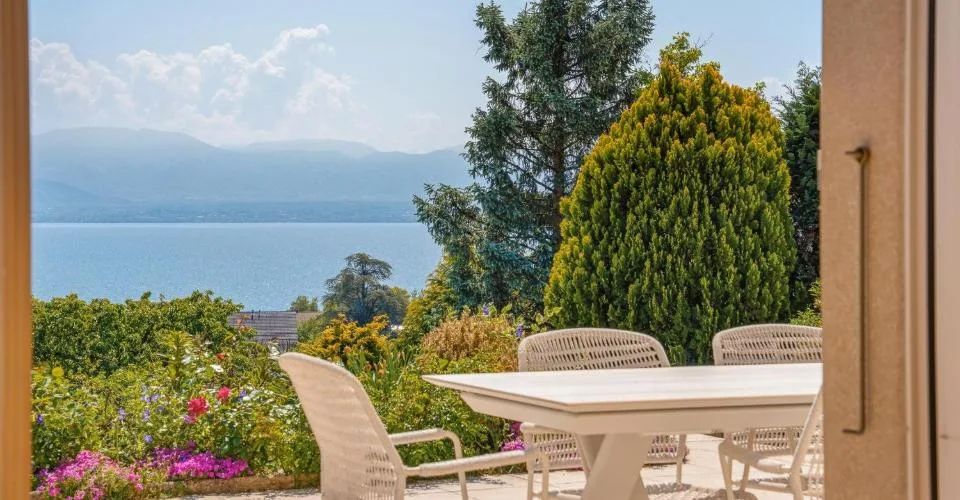 Co-exclusivité - Villa individuelle avec vue somptueuse à Dully