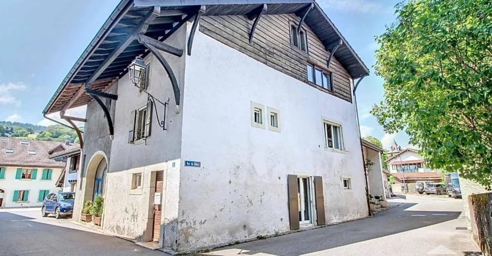 Maison de village au centre du bourg de Le Muids