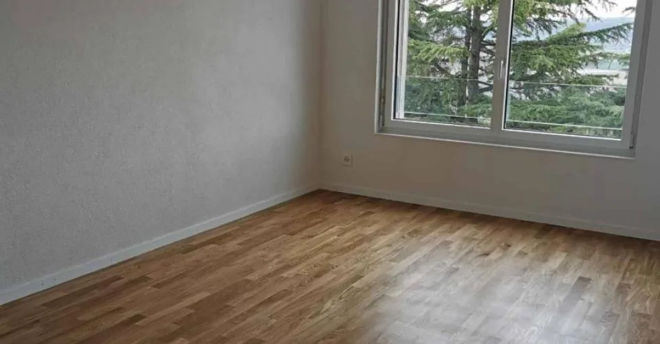 Superbe attique traversant de 3½ avec terrasse et vue dégagée