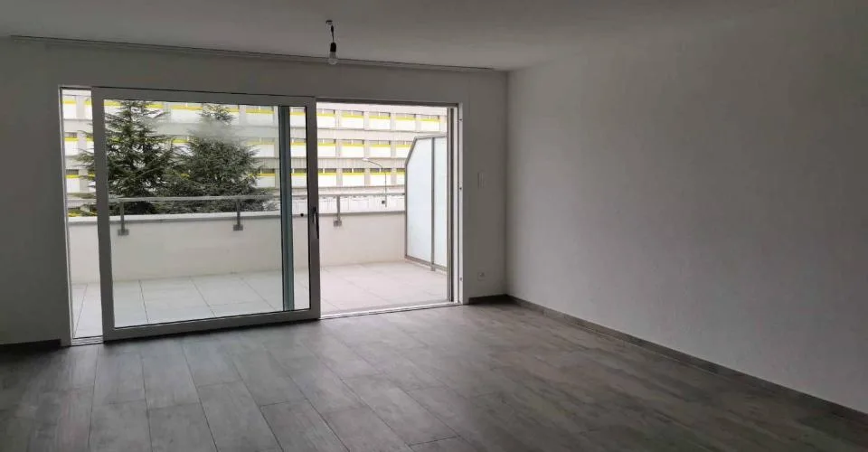 Superbe attique traversant de 3½ avec terrasse et vue dégagée