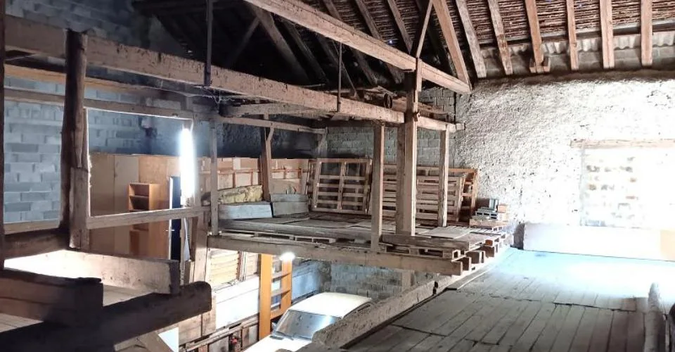 FERME À RÉNOVER