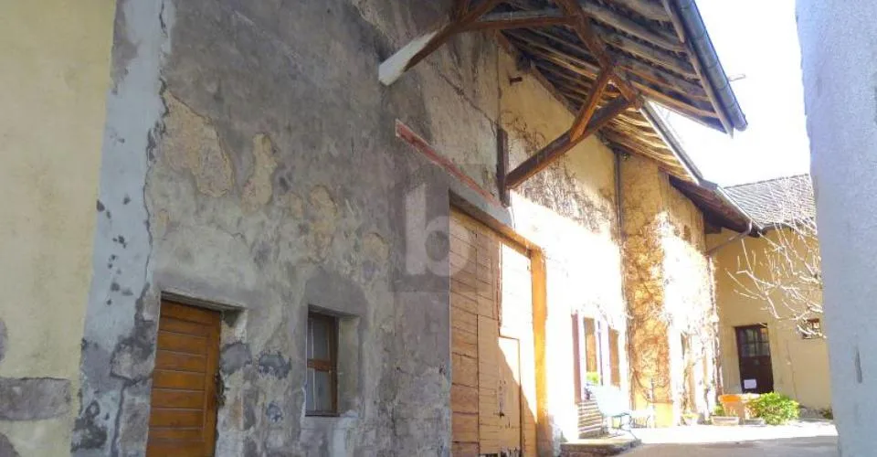 FERME À RÉNOVER