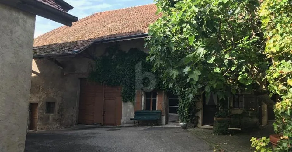FERME À RÉNOVER