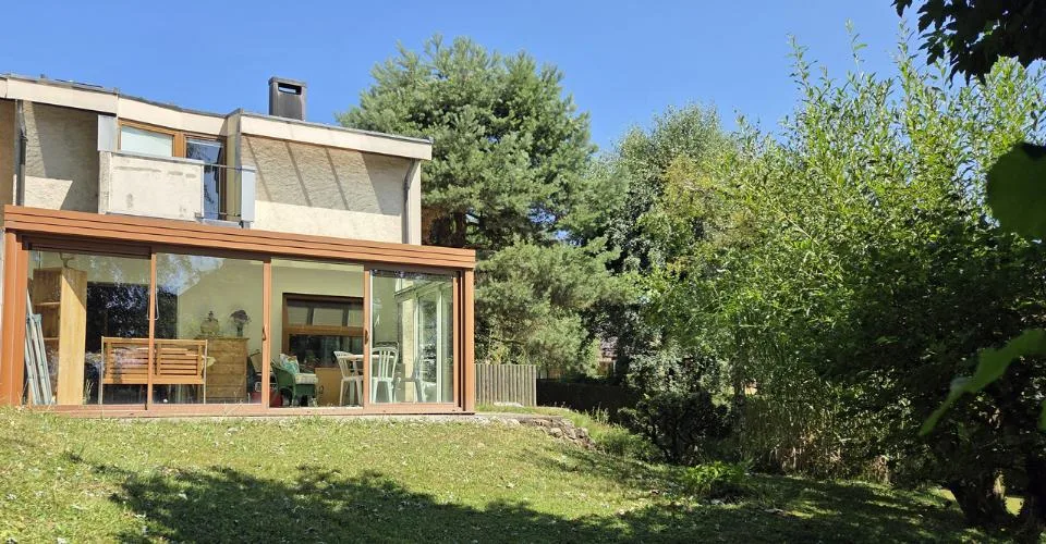 Charmante villa mitoyenne 5.5 p. grand jardin et terrasses !