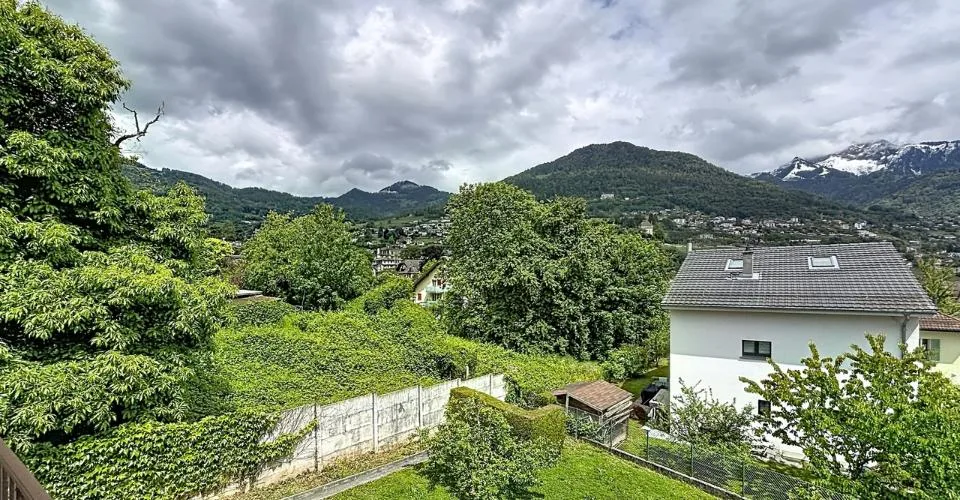 Charmante maison individuelle située dans un écrin de verdure