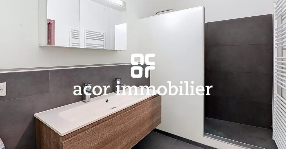 Maison familiale avec jardin, piscine et revenu locatif