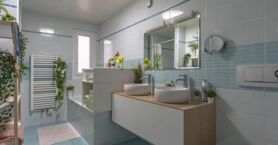 Triplex + sous sol familial rénové