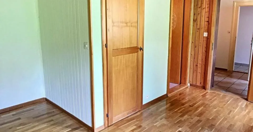 Immeuble mitoyen de 3 appartements