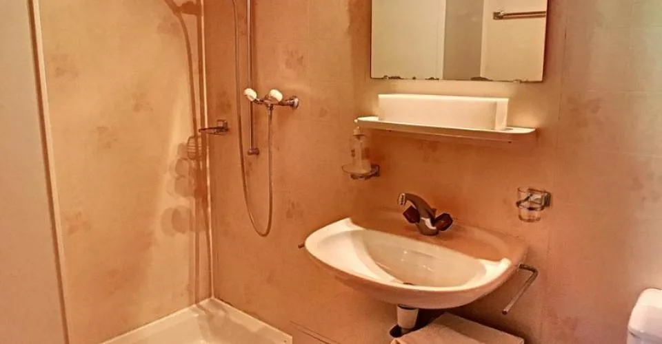 Immeuble mitoyen de 3 appartements