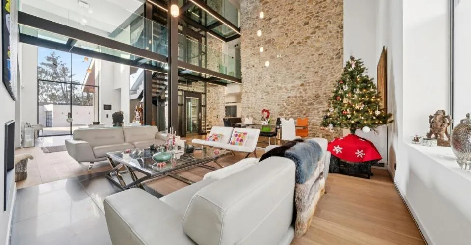 Luxe absolu et discrétion : ferme rénovée avec spa intérieur