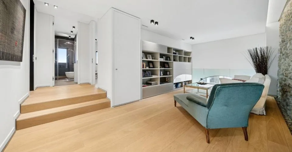 Luxe absolu et discrétion : ferme rénovée avec spa intérieur