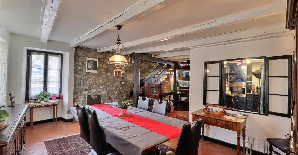 Spacieuse Maison à Vendre à Corseaux, Vue Lac