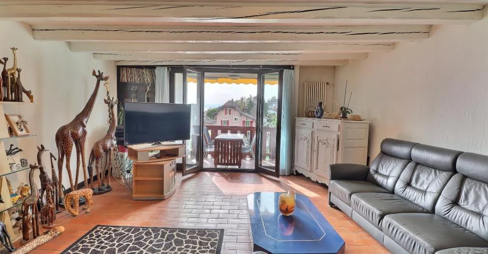 Spacieuse Maison à Vendre à Corseaux, Vue Lac