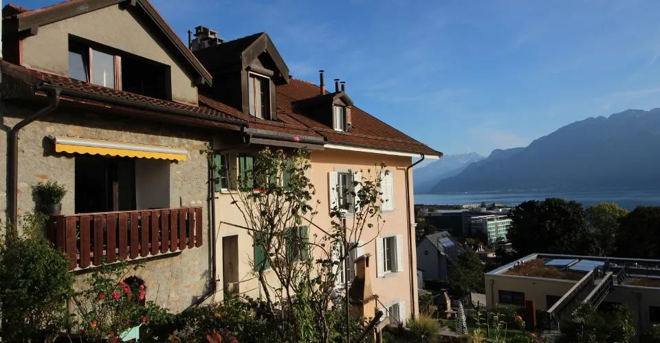 Spacieuse Maison à Vendre à Corseaux, Vue Lac