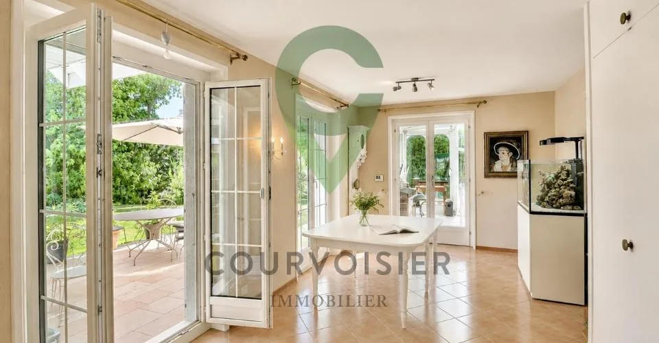 Elégante maison au coeur de Lavigny