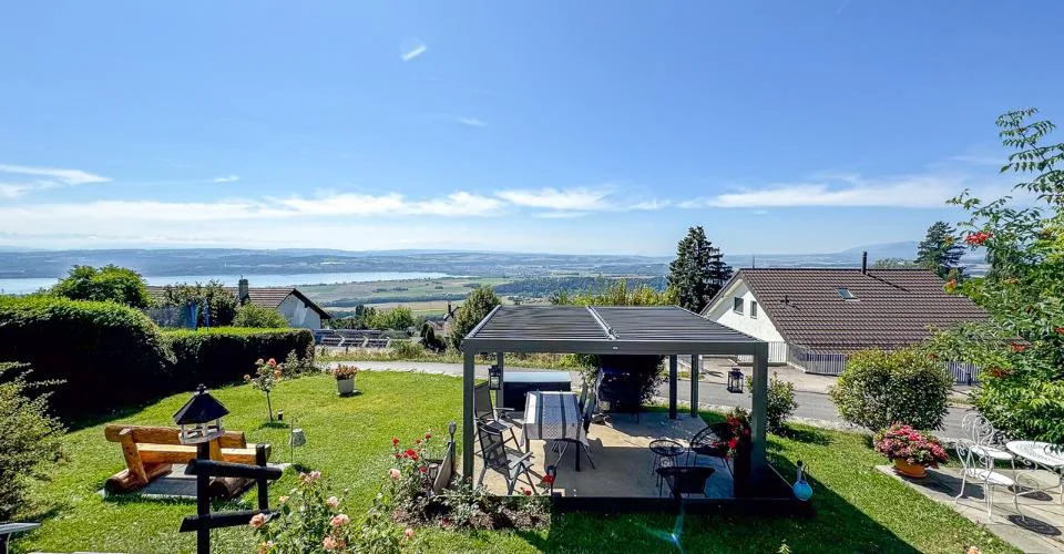 Maison locative de 3 appartements Magnifique vue - beau jardin – foto 3 di 13