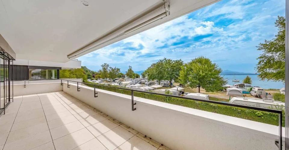 Luxueux 4.5 pièces traversant avec balcon couvert de 76m2