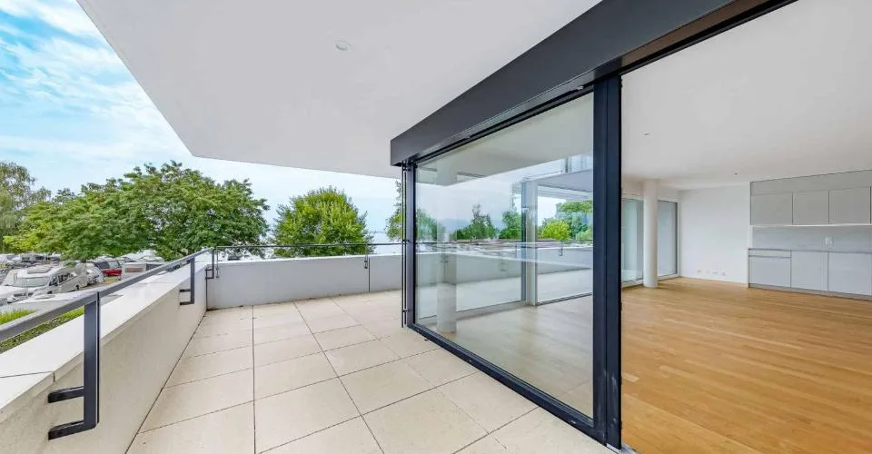 Luxueux 4.5 pièces traversant avec balcon couvert de 76m2