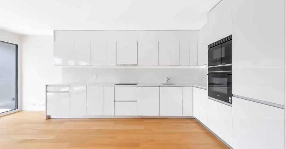 Luxueux 4.5 pièces traversant avec balcon couvert de 76m2