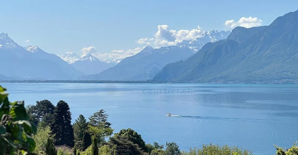 A quelques pas du lac Léman, villa mitoyenne de standing, vue panoramique