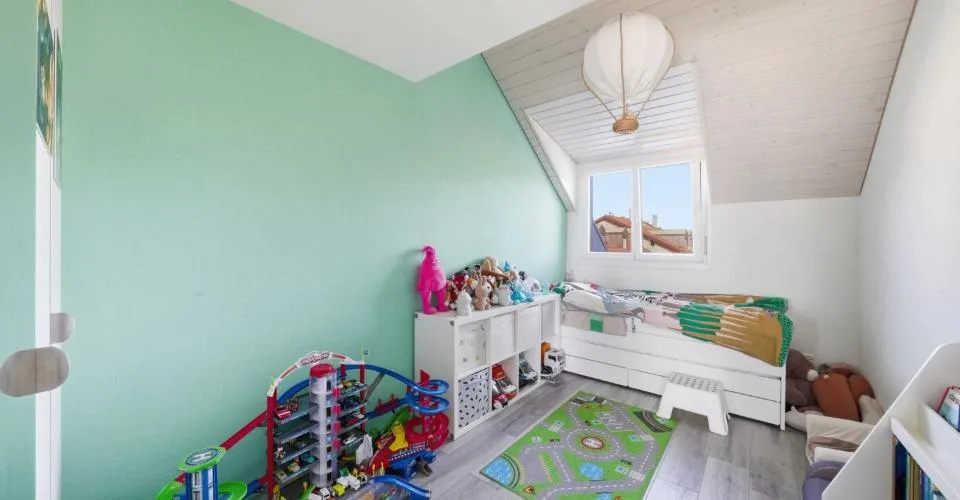 Magnifique appartement, avec belles finitions en attique