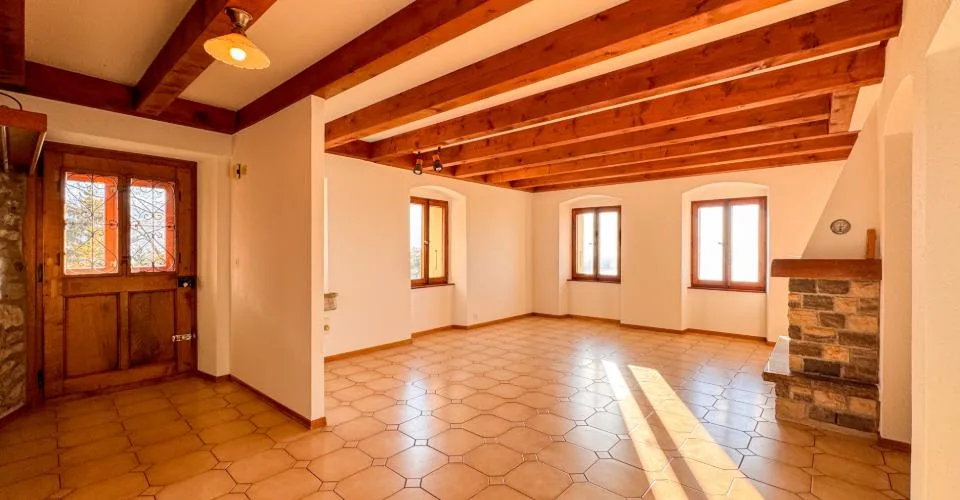 Charmante maison avec grange et vue imprenable sur le lac à Villeneuve