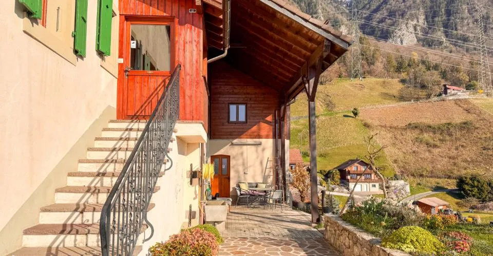 Charmante maison avec grange et vue imprenable sur le lac à Villeneuve