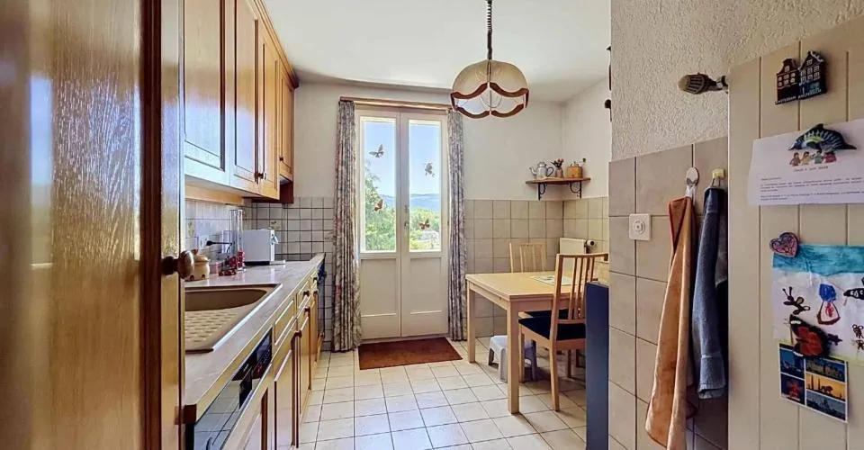 Maison villageoise sur un terrain de plus de 4'400 m²