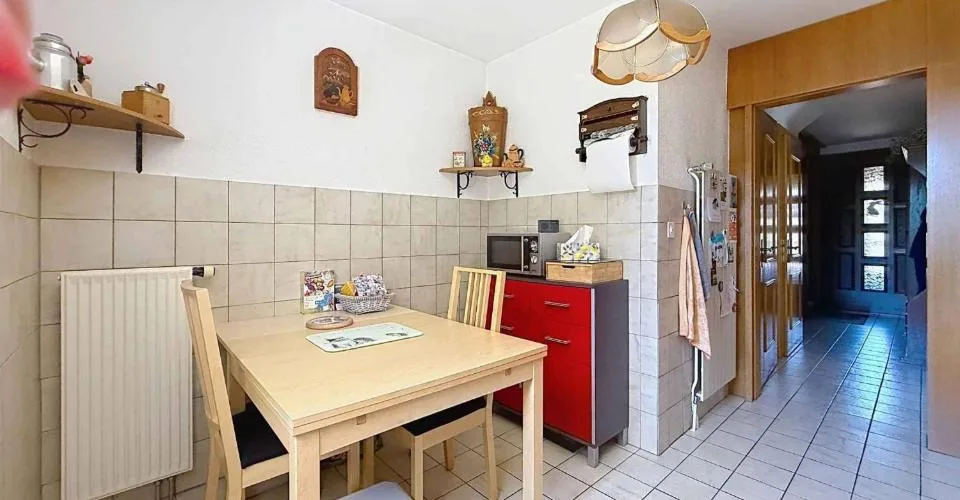 Maison villageoise sur un terrain de plus de 4'400 m²