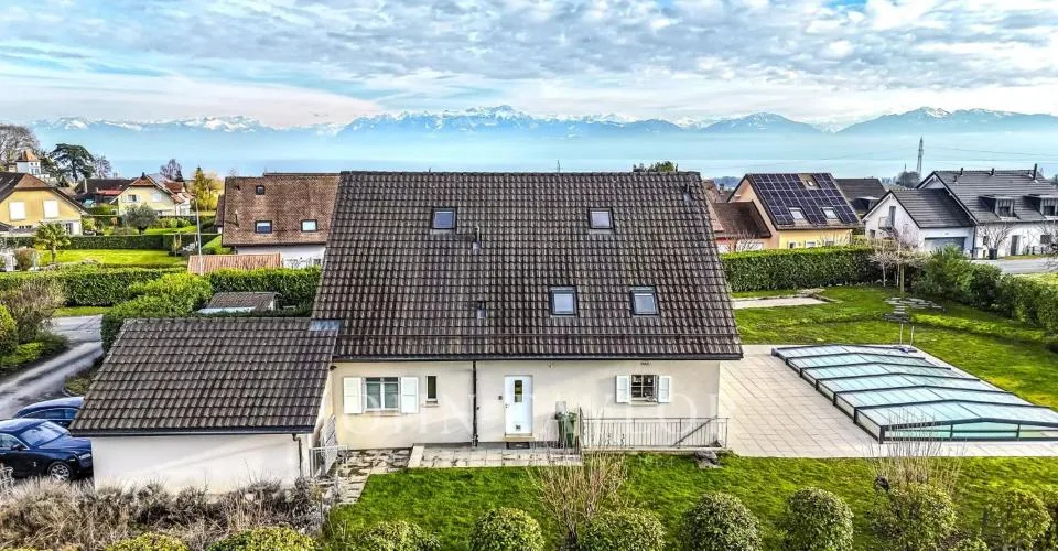 Superbe propriété individuelle avec piscine située dans le très recher