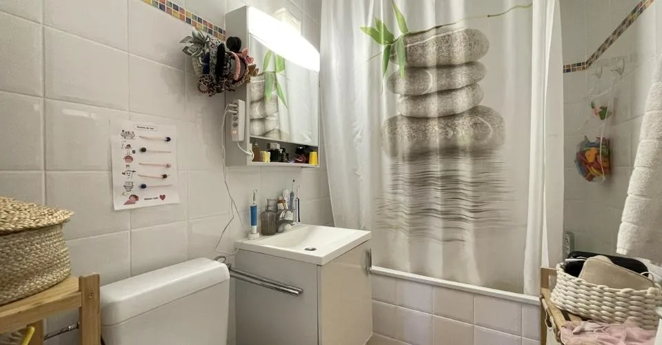 A VENDRE A ROMANEL-SUR-LSNE - BEL APPARTEMENT DE 4,5 PIECES DE 94 M2