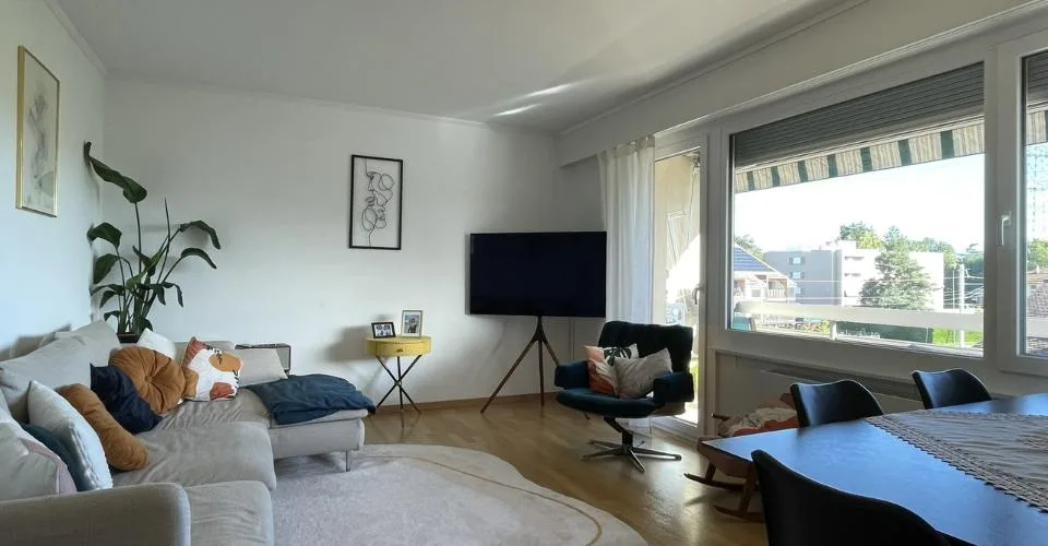 A VENDRE A ROMANEL-SUR-LSNE - BEL APPARTEMENT DE 4,5 PIECES DE 94 M2