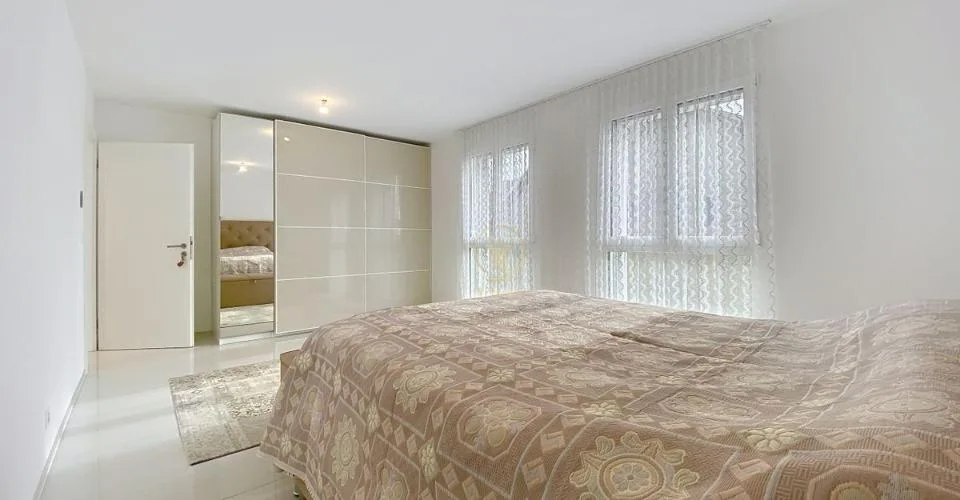 CHAVANNES-SUR-MOUDON - maison lumineuse individuelle récente de 6 pièces sur 3 niveaux