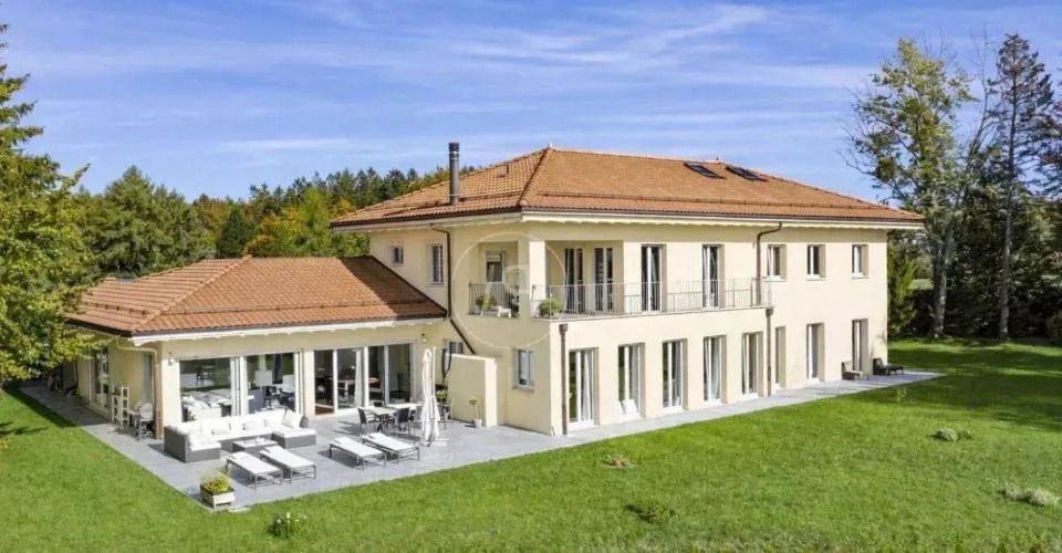Elégante propriété familiale, sans nuisance et avec vue sur le lac.